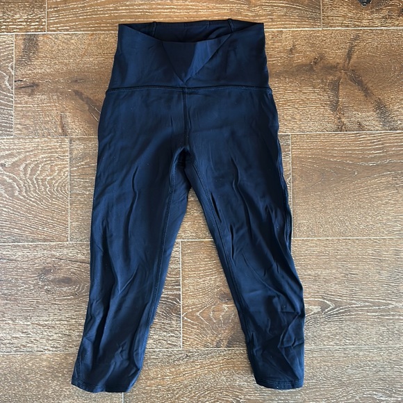 Lululemon black cropped wunder under with mesh leggings - Picture 4 of 4